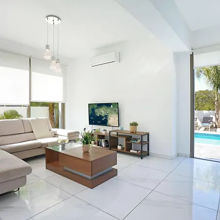 Apollonia * Paralimni