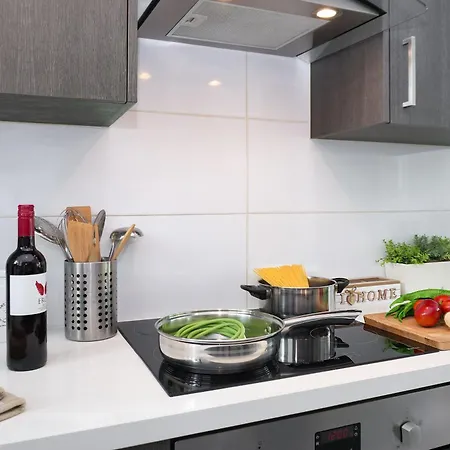 Apollonia * Paralimni