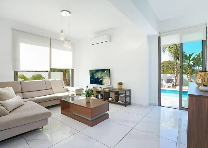 Apollonia * Paralimni