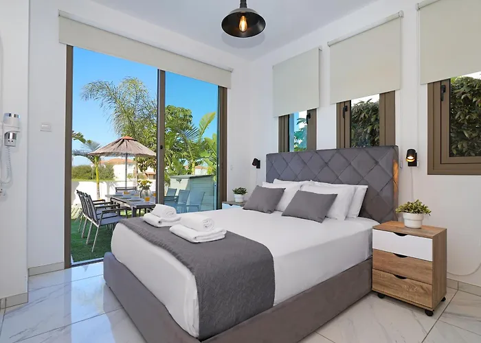 Apollonia Villa Paralimni